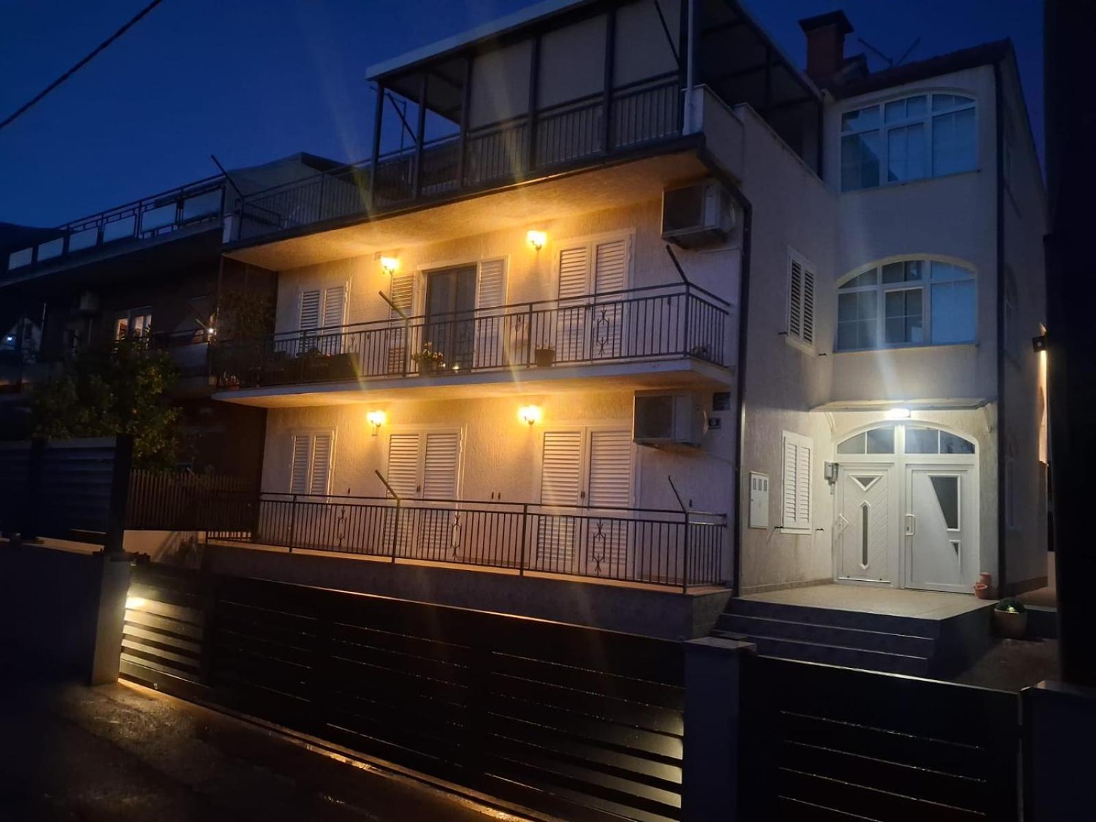 Apartment Marko Kaštela Екстериор снимка